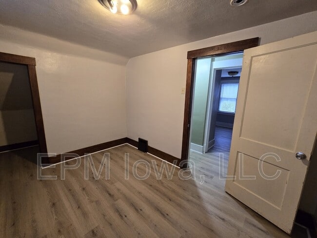 Building Photo - 2064 Independence Ave