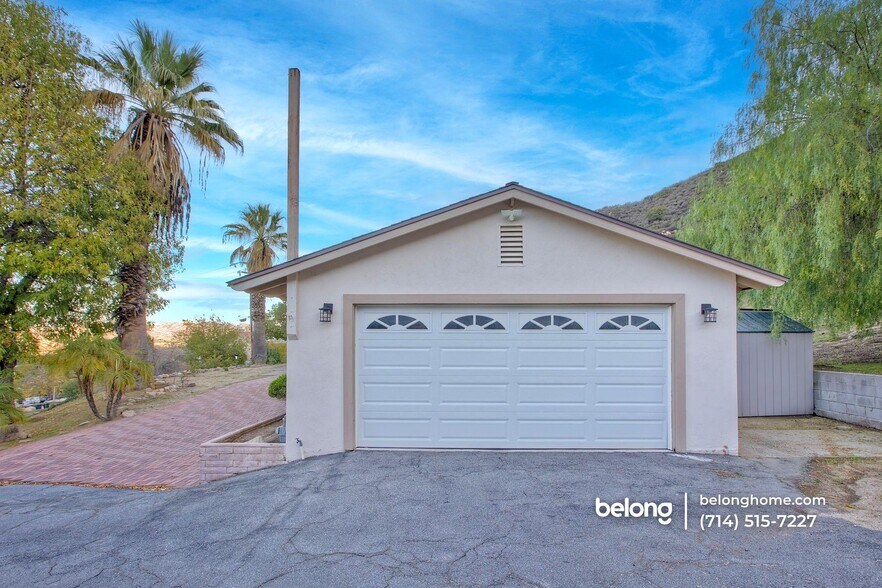 Building Photo - 18261 Sanders Dr