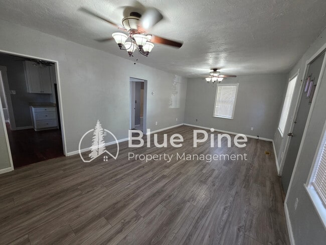 Building Photo - 328 11th St