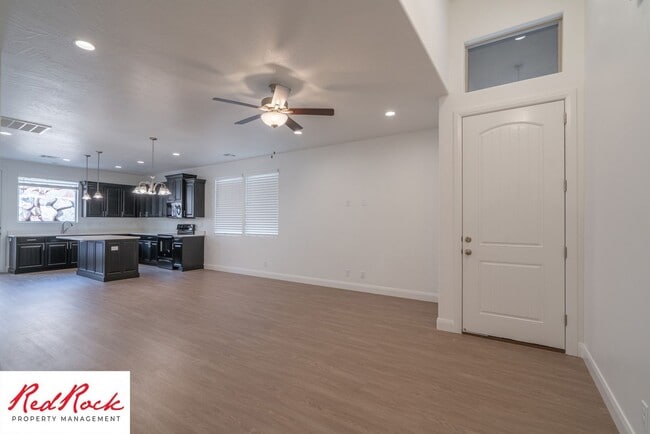 Building Photo - St. George 3 Bedroom Single-Level Home–$30...