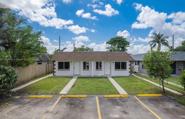 Primary Photo - 1521 NW 8th Ave