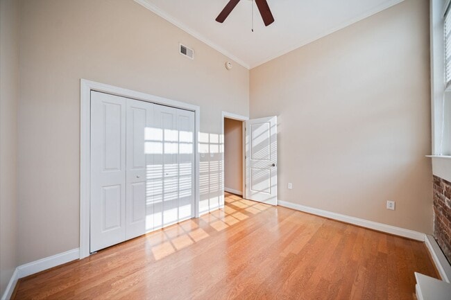 Building Photo - Charming 2-bedroom Condo- Old Shandon