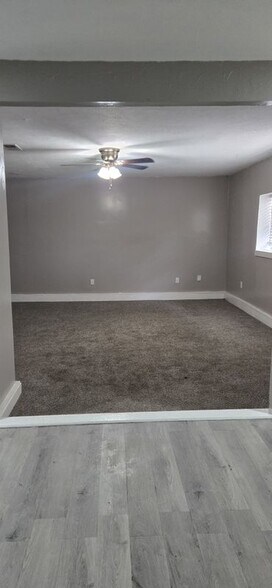 Building Photo - 324 Clary Dr