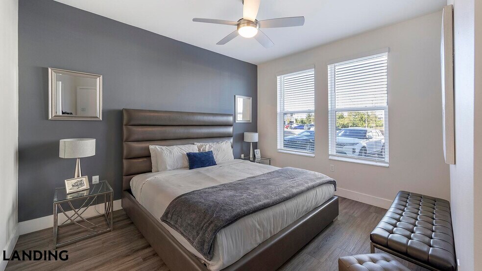 Building Photo - 4950 W Prescott St