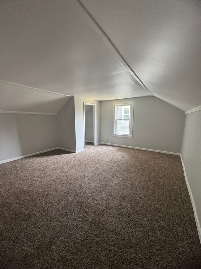 Building Photo - Village of W Carthage 4 Bedroom / 1.5 Bath...