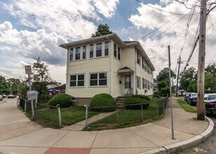 Building Photo - 207 High St