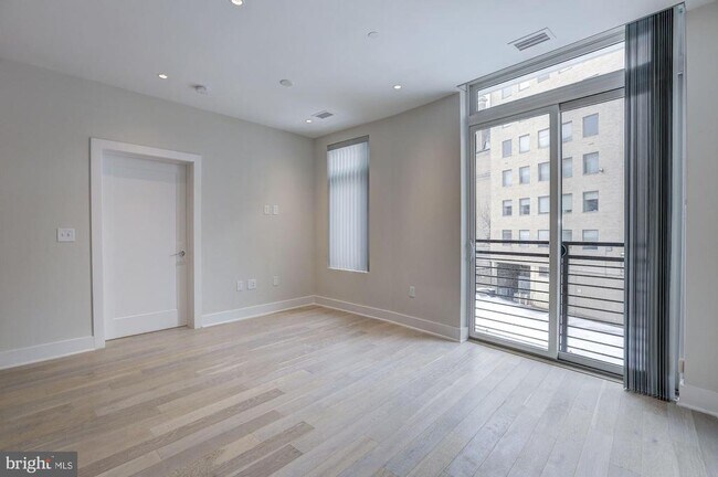Building Photo - 1745 N St NW