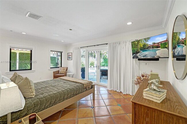 Building Photo - 2035 NE 31st Ave