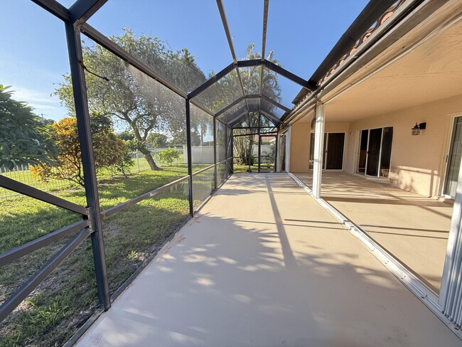 Building Photo - 5609 Descartes Cir