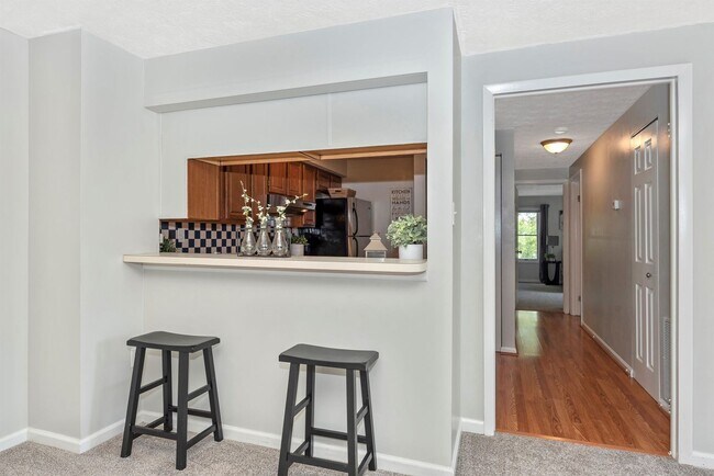 Building Photo - Condo Close to Downtown Frederick