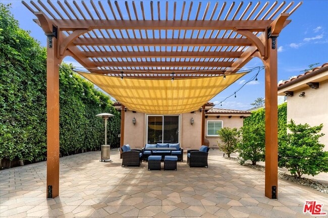 Building Photo - 5310 Leghorn Ave