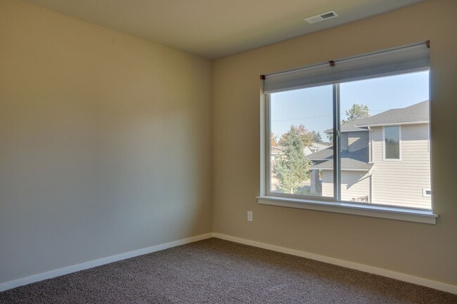 Building Photo - Luxury Oakleigh MainVue Home