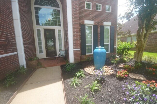 Building Photo - 7902 Silent Forest Dr
