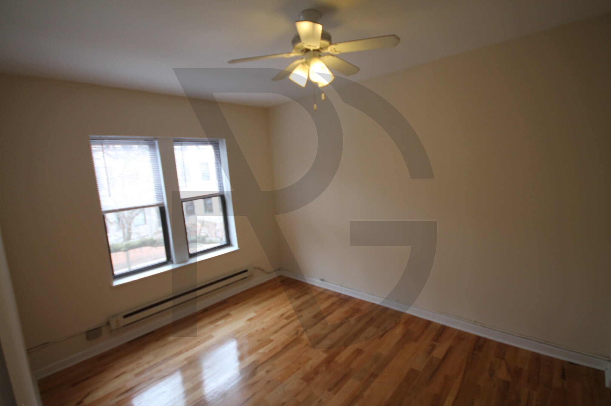 Building Photo - 3721 N Pine Grove Ave