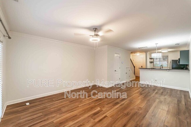 Building Photo - 1230 Green Oaks Ln