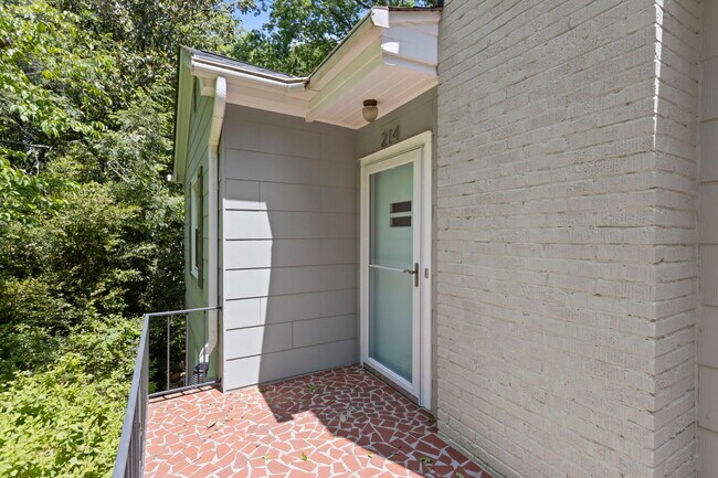 Building Photo - 214 Waddell Rd