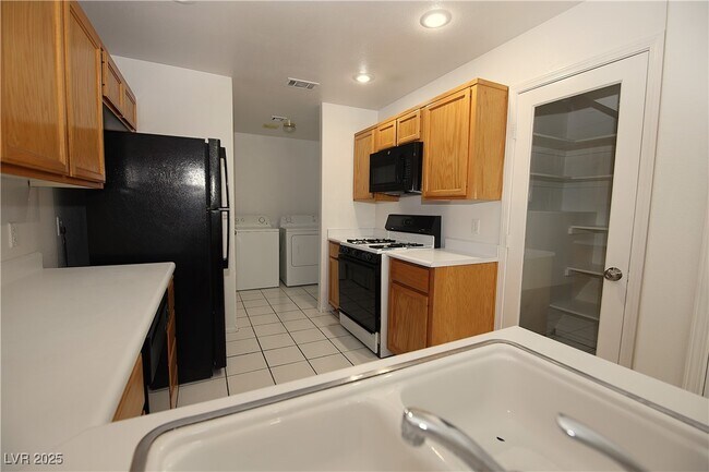 Building Photo - 5012 Starfinder Ave