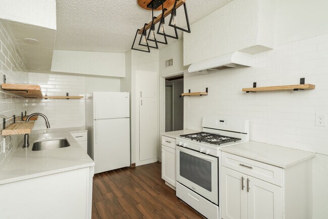 Building Photo - Comfortable 3 Bedrooms Home in San Antonio, TX