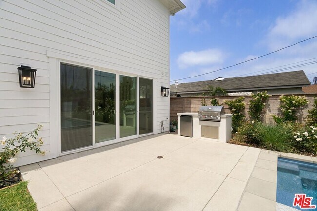 Building Photo - 12470 Lucile St