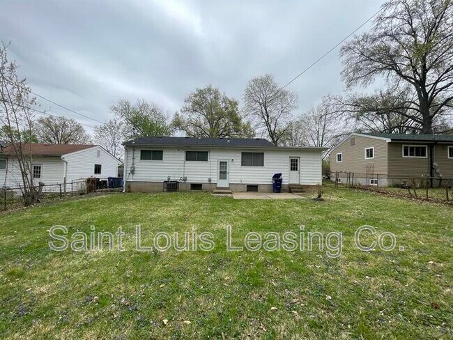 Building Photo - 145 Clearview Dr