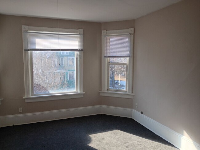 Building Photo - 1710 W Mineral St