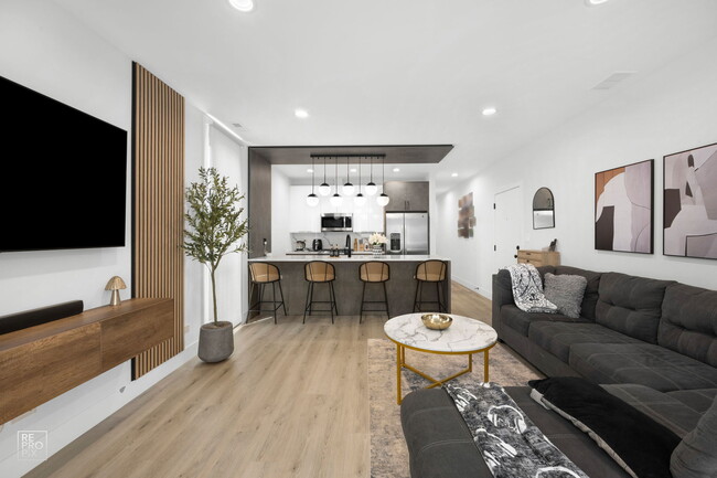 Building Photo - 6152 S Champlain Ave