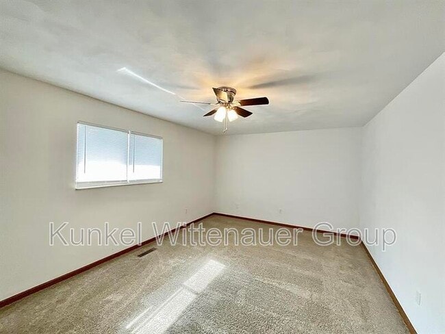 Building Photo - 156 Marion Dr