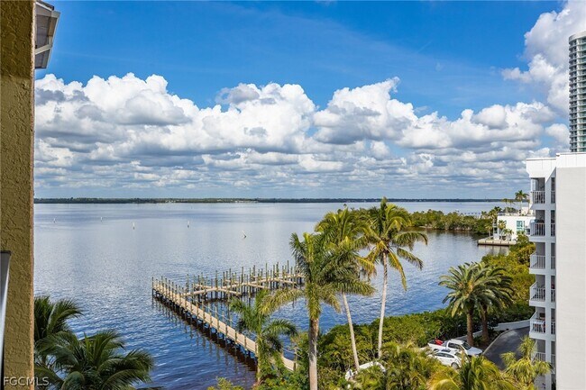 Building Photo - 2825 Palm Beach Blvd
