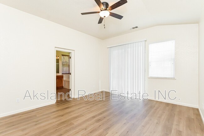 Building Photo - 936 Heartland Dr