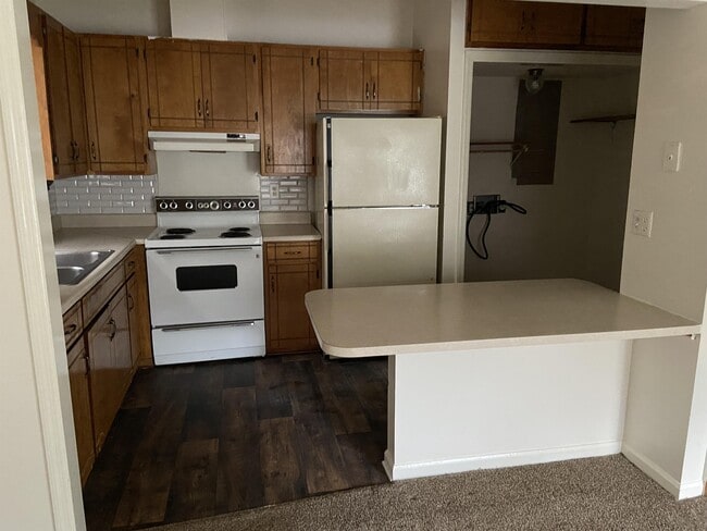 Primary Photo - 2307 Bemiss Rd