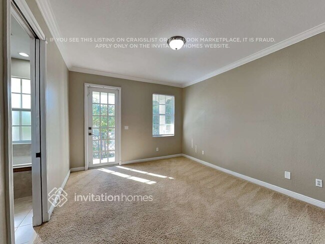 Building Photo - 716 NW 83rd Pl