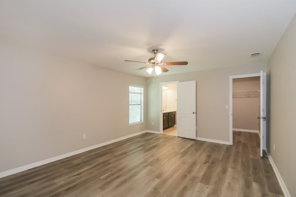 Building Photo - 7014 Redbay Dr