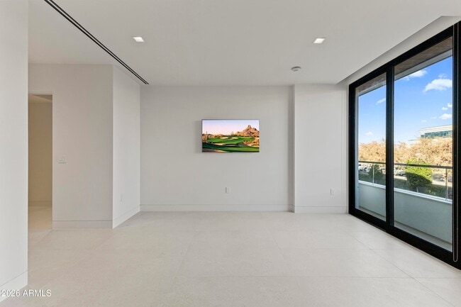 Building Photo - 6587 N Palmeraie Blvd