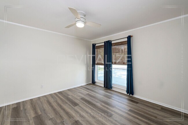 Building Photo - Beautifully Updated 3 Bed 2 Bath Home in D...