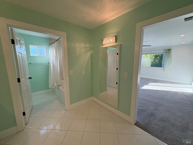 Building Photo - 5705 Davis Cir