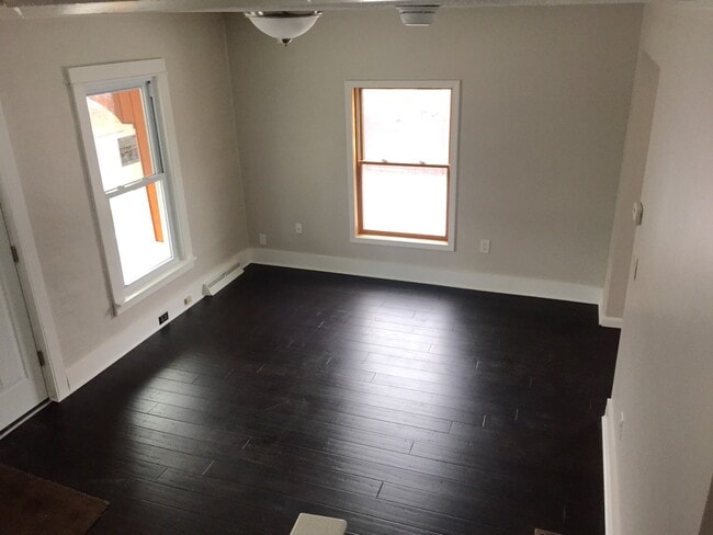 Building Photo - 127 Hyers St