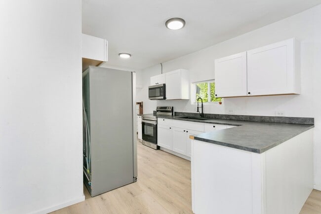 Building Photo - 2014 E 88th St