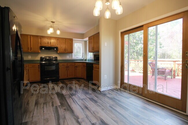 Building Photo - 21039 Emerson Ct