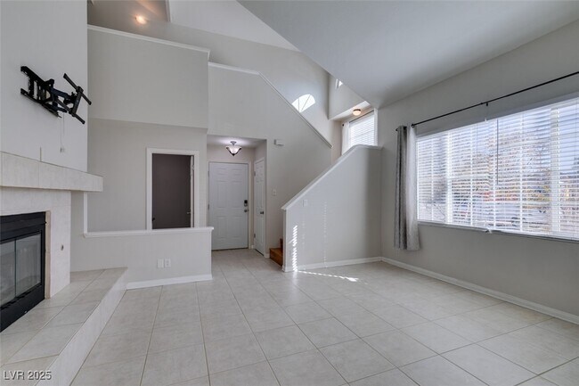 Building Photo - 225 Comanche Pl