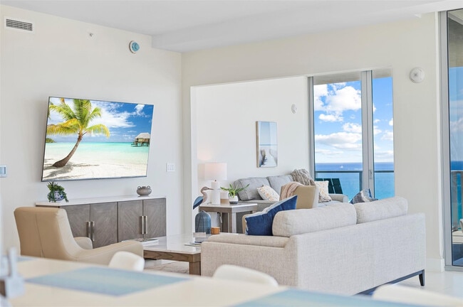 Building Photo - 3100 N Ocean Dr