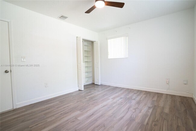 Building Photo - 9841 Dominican Dr