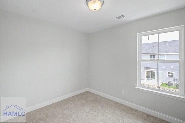 Building Photo - 106 Heirloom Rd