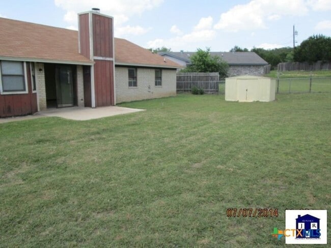 Building Photo - 2619 Phyllis Dr