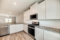 Building Photo - 2100 Brentwood Dr