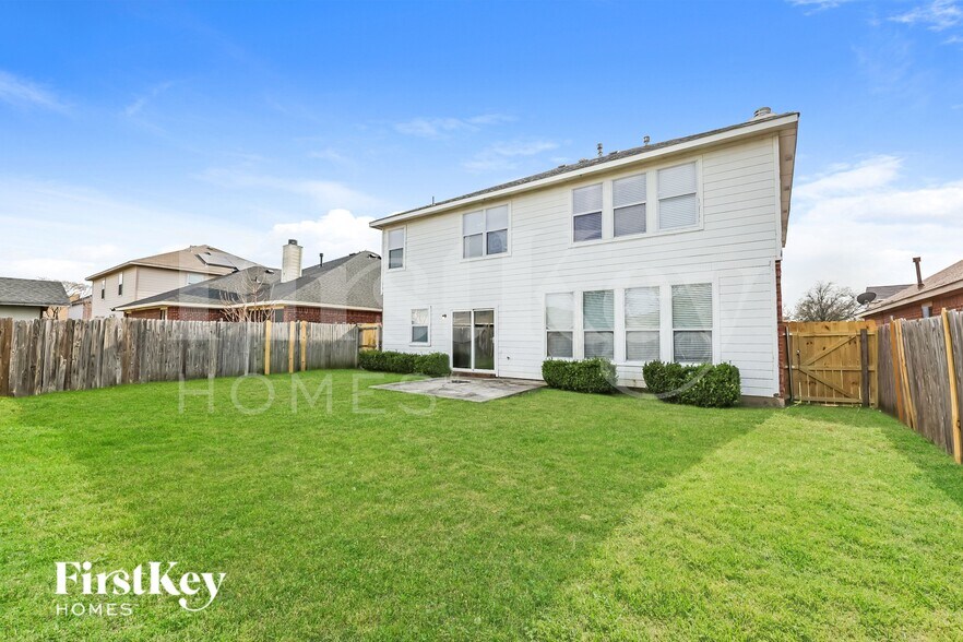 Building Photo - 7425 Snow Ridge Dr