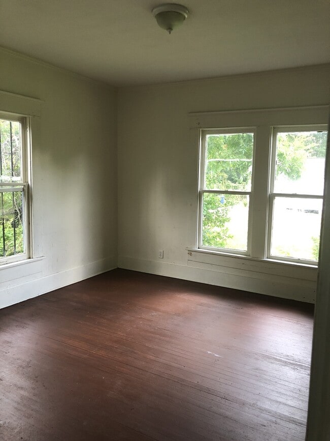 Building Photo - 3109 Darien St