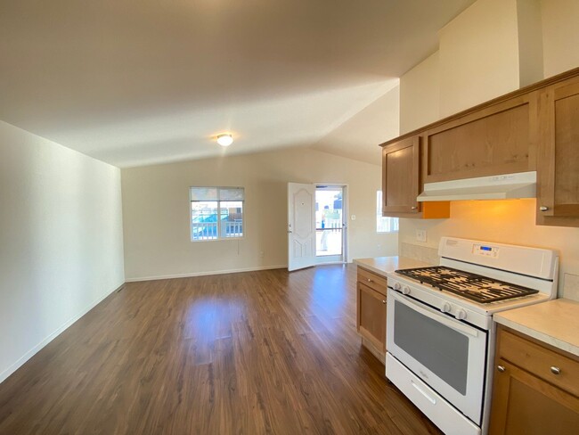 Building Photo - 3 Bedroom Mobile Home for Rent in Santa Rosa