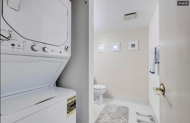 Building Photo - 5570 NW 44th St