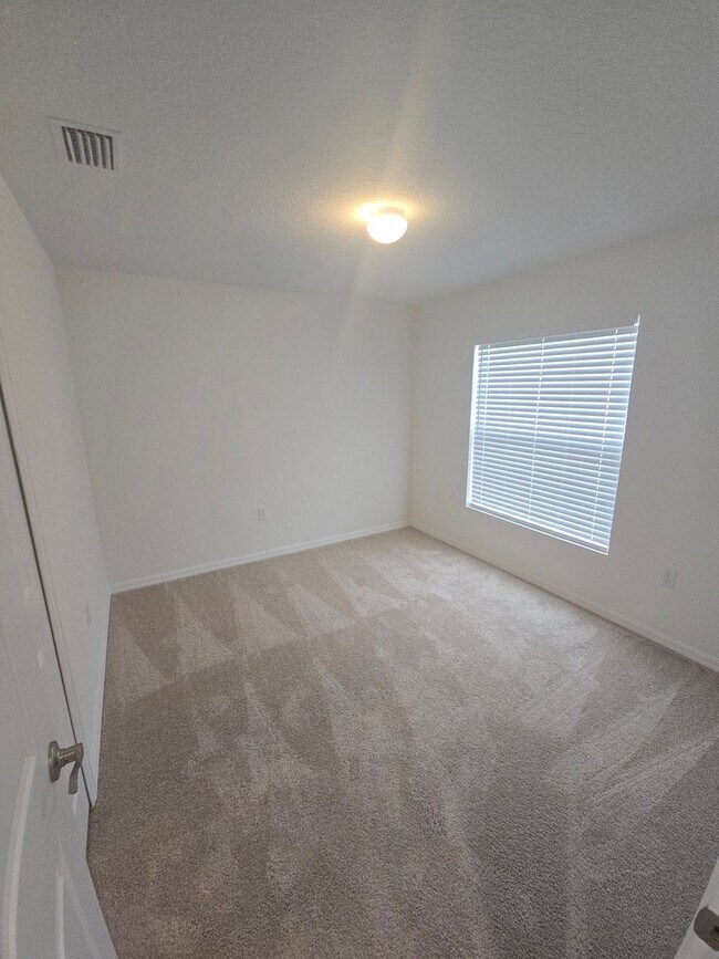 Building Photo - 4 bed 2 bath new construction home