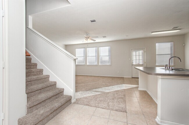 Building Photo - 6103 Menor Crest Dr